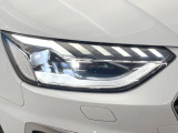 ●LEDハイビームが多数独立で存在し、ハイビーム時に対向車や前方を走る車の部分をロービームに切り替えが可能!!シーケンシャルウインカーも装備!!