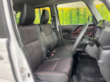運転席シート廻りは使用感も少なく、良好な状態となっています。前オーナー様が丁寧に使っていたことがよくわかりますね。