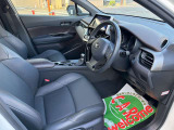 運転席側シートになります。