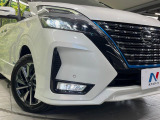 【LEDヘッドライト】悪天候や夜間走行時も良好な視界を確保し安心して運転できる高輝度LEDヘッドライトを装備!点灯速度が早く、消費電力も抑えられています。