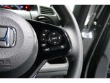 Hondaセンシングの機能のひとつ、アダプティブクルーズコントロール付!アクセルから足を離しても設定したスピードと前車との車間を保ち走行してくれます!車線維持もアシスト☆高速道路で疲労軽減ですね☆