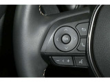 ステアリングスイッチ付き。前方から目を離すことなく操作することが可能です。