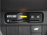 ◆ETC2.0装着◆進化したドライブ体験。料金収受システムだけだったETCが生まれ変わって、高速道路を賢く使うETC2.0に進化しました。多彩な情報サービスが便利で快適なドライブ体験を提供します。