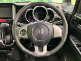 【ステアリングスイッチ】運転中、前方から目線をそらすことなく、オーディオ等の操作が可能な便利機能!安心&快適なドライブを演出してくれます♪