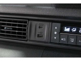 スマートフォンなどの音楽再生が可能なUSB接続ジャック装備車両です♪♪♪