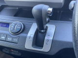 【 シフト 】スムーズなシフトチェンジで快適にお車を操縦していただけます!//