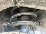 お車を安心してお乗りいただく為には、足回りの定期点検が欠かせません。サービスサポート(有償保証)では無料点検もご提供しており、安心のカーライフをお過ごしいただけるサポート体制が整っています。