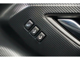 運転席のシートポジションメモリー機能は、登録済みの運転者と交代しても、シートポジションの変更の手間がかかりません。