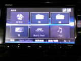 フルセグテレビ搭載。DVD・CD再生に対応しています。