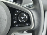 ◆アダプティブクルーズコントロール◆予め設定した車速内でクルマが自動的に加減速。前走車との適切な車間距離を維持しながら追従走行します。【LKAS】車線維持支援システムでステアリング操作を支援。