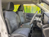 運転席シート廻りは使用感も少なく、良好な状態となっています。前オーナー様が丁寧に使っていたことがよくわかりますね。