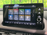 【メーカー純正ナビ】インテリアに溶け込むスタイリッシュな「専用設計」メーカーナビを装備♪視認性や操作性など基本性能にも優れ、より上質なカーライフをお楽しみいただけます。