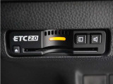 ◆ETC2.0装着◆進化したドライブ体験。料金収受システムだけだったETCが生まれ変わって、高速道路を賢く使うETC2.0に進化しました。多彩な情報サービスが便利で快適なドライブ体験を提供します。