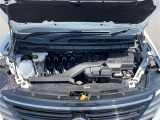 エンジンルームの画像です。店舗にて現車の確認もいただけますので、お電話で在庫のご確認の上是非ご来店くださいませ!!!ワクワクするクルマ選びをご提案します!