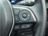 ◆アダプティブクルーズコントロール◆予め設定した車速内でクルマが自動的に加減速。前走車との適切な車間距離を維持しながら追従走行します。【LKAS】車線維持支援システムでステアリング操作を支援。