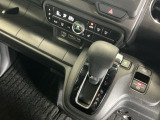 発進時から滑らかに加速する無段階変速のCVTはストップ&ゴーの多い街の中も快適です