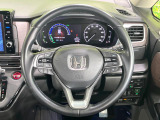 【純正革巻きステアリング】上質な革を使用することで、手にしっかり馴染みとても運転しやすいハンドルです♪