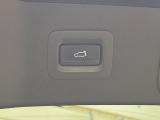 【パワーバックドア】スマートキーや運転席のボタンを押すだけでリアゲートが自動で開閉します!荷物を持っている時や、高い位置にあるバックドアを閉める際に便利な機能です♪