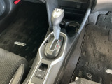 オートマチックシフトレバーは、手になじみ操作しやすい形状で安全運転にもつながります♪