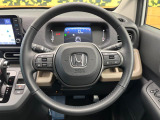 【純正革巻きステアリング】上質な革を使用することで、手にしっかり馴染みとても運転しやすいハンドルです♪