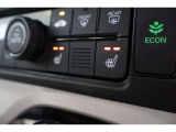 シートヒーター装備付き車!!座席に埋め込まれた電熱線によりシートを暖めることが出来る装備で、温められたシートは、寒い冬には最適です!!