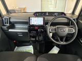 見易い計器類と運転し易いドライビングポジションは、視角も少なく前方&左右の見切りが良く運転し易いクルマです