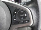◆アダプティブクルーズコントロール◆予め設定した車速内でクルマが自動的に加減速。前走車との適切な車間距離を維持しながら追従走行します。【LKAS】車線維持支援システムでステアリング操作を支援。