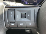 ステアリングスイッチ搭載!ハンドルひとつで手を離さなくても運転中視線をそらさなくても操作が出来て便利です