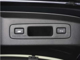 ◆予約クローズ機能付きパワーテールゲート◆キーや運転席のボタン、ハンズフリー機能など多彩なアクセスで自動開閉できます。