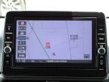 【ナビ】メモリーナビ(MM321D-L)付きです。目的地を設定すれば初めての場所でも簡単に行くことができます。もちろん音楽だって聴けちゃいます♪