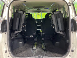 普段のお買い物や通勤、送迎等に十分な荷室スペースを確保しております。セカンドシートを倒すと、大きな荷物の積載も可能です♪