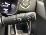 ■オートライト機能☆走行中の車が周囲の明るさを検知して、自動的にヘッドライトを点灯/消灯する機能です。