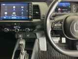 ホンダ純正メモリーナビ搭載なので、遠方へのドライブもお任せ下さい!ステアリング左手側にオーディオ関連のコントロールスイッチを配置しています。操作時は視線を逸らすことなく運転に集中できます