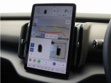 360&deg;ビューカメラは、自車を真上から見下ろすバードアイ映像を表示します。また、フロントビュー、リアビュー、サイドビューの単独表示や、自車周辺の様子を直感的に把握できる3D表示にも対応しています。