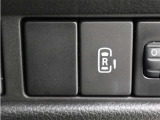 運転席からも操作ができる電動スライドドアです!乗り降り便利なうれしい装備です。