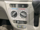 寒い冬も暑い夏も全席に快適な空調を届けてくれる、ダイヤル式エアコンを装備♪