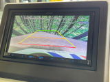 【バックカメラ】駐車時に後方がリアルタイム映像で確認できます。大型商業施設や立体駐車場での駐車時や、夜間のバック時に大活躍!運転スキルに関わらず、今や必須となった装備のひとつです!