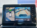 アラウンドビューモニターが装備されてるから、駐車場での車庫入れや、狭い道での走行もカメラで確認が出来るので安心。