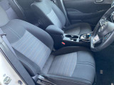 快適に運転できるドライブポジション!運転席シートリフターとシートスライドで、無理のない運転姿勢がとれます。
