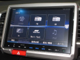 ナビゲーションは純正9インチメモリーナビ(VXM-165VFNi)を装着しております。AM、FM、CD、DVD再生、Bluetooth、音楽録音再生、フルセグTVがご使用いただけます。