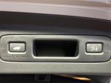 【パワーバックドア】スマートキーや運転席のボタンを押すだけでリアゲートが自動で開閉します!荷物を持っている時や、高い位置にあるバックドアを閉める際に便利な機能です♪