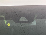 【トヨタセーフティセンス】走行中に前方の車両等を認識し、衝突しそうな時は警報とブレーキで衝突回避と被害軽減をアシスト。より安全にドライブをお楽しみいただけます。
