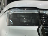 LEDヘッドライトは、点灯の瞬間から最大光量を発揮し、突然暗くなるトンネルなどでの安定感を高めます。