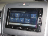 純正メモリーナビ(VXM-234VFi)を装着しております。AM、FM、CD、DVD再生、Bluetooth、音楽録音再生、フルセグTVがご使用いただけます。初めて訪れた場所でも安心ですね!