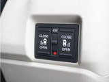 ◆両側電動スライドドア◆狭い駐車場でも乗り降りが楽々♪お子様が隣の車にドアを当ててしまう心配もございません!小さなお子様連れの方もこれで安心。