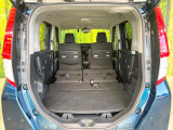 普段のお買い物や通勤、送迎等に十分な荷室スペースを確保しております。セカンドシートを倒すと、大きな荷物の積載も可能です♪