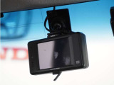 ◆ドライブレコーダー◆映像・音声などを記録する自動車用の装置です。 もしもの事故の際の記録はもちろん、旅行の際の思い出としてドライブの映像を楽しむことができます。