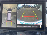◆【パノラマモニター】クルマを真上から見下ろした視点で駐車をサポートします!死角からの障害物にいち早く気が付くことができます。