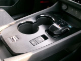 パーキングアシスト付きです。なんとボタン一つで駐車のアシストができます。