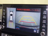 バックモニター付なので後退時に後方が見えるので安心。 車は構造上、死角がたくさんなので万が一を考えると必須ですね。 あくまで補助の為の装備、バックは目視で確認する事が重要ですよ。